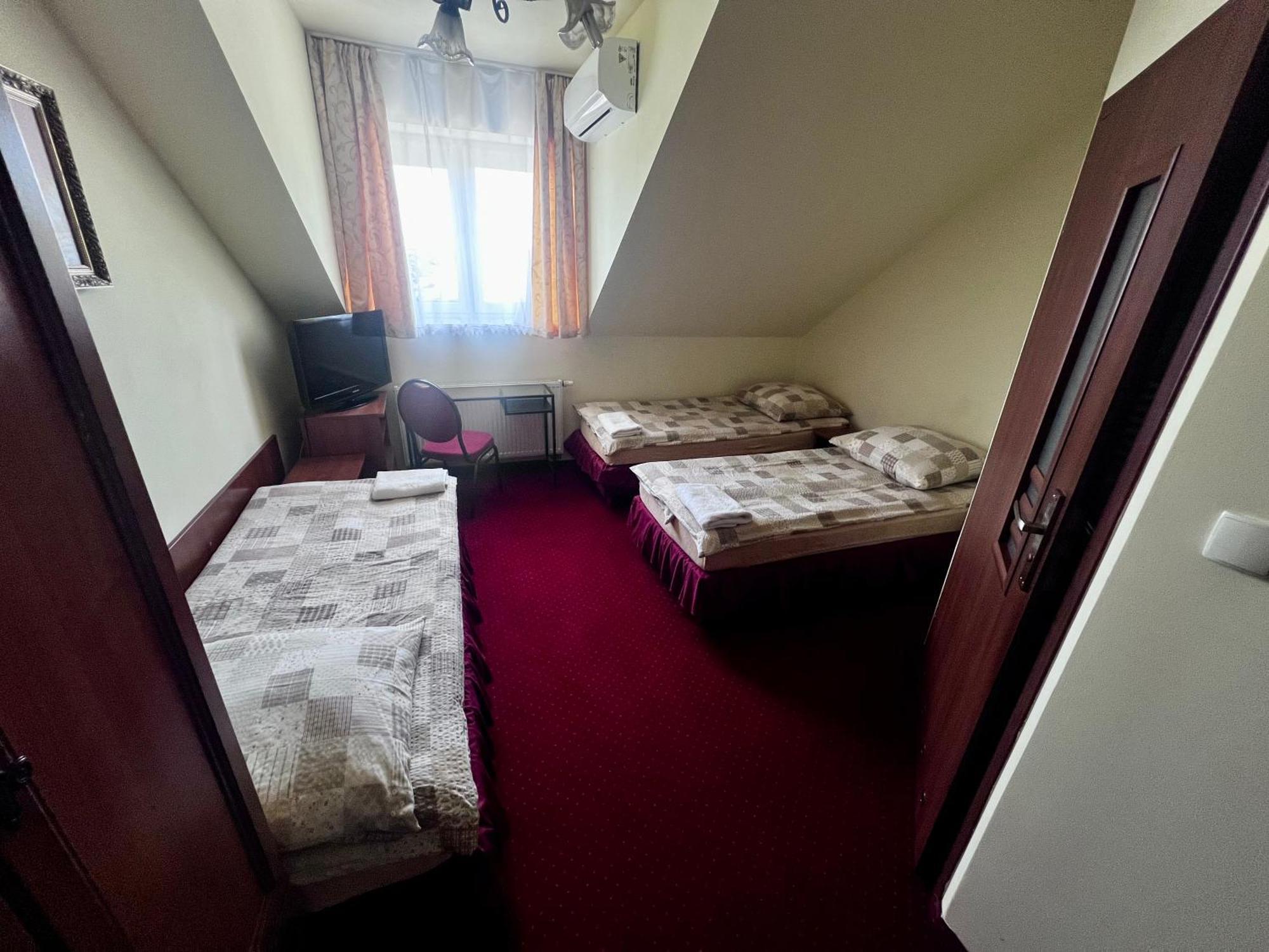 Zajazd Skorpion B&B Oswiecim Dış mekan fotoğraf